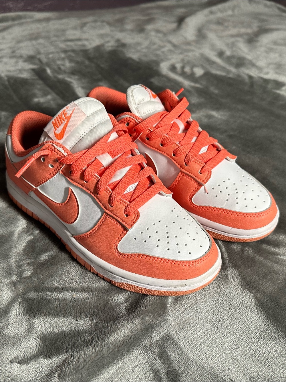 Nike Womens Low-Top Sneakers in Coral/White